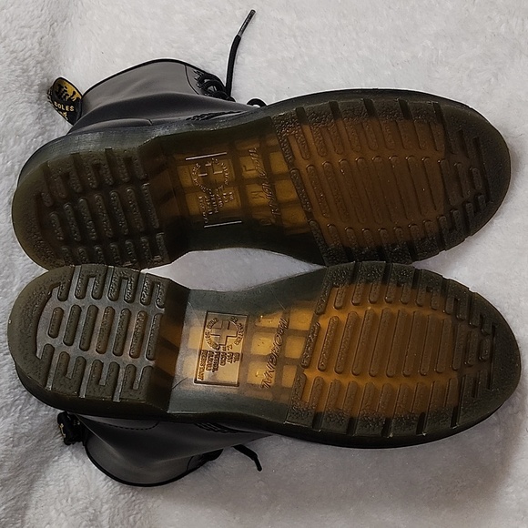 Dr. Martens 1460 Smooth Leather Lace Up Non Slip Chunky  Boots 8 - Picture 15 of 16